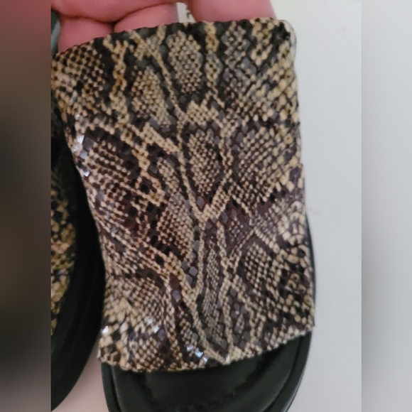 Steve Madden Y2K Vintage 90s Snake Print Wedge Platform Slides Size 9.5 - Picture 13 of 14